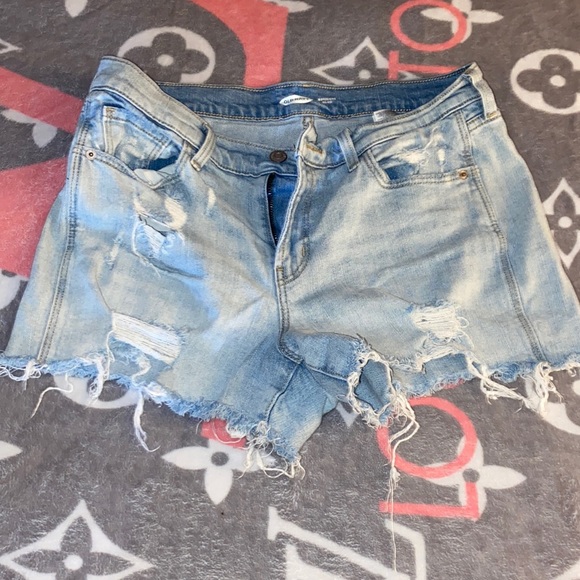 Old Navy Pants - Women’s old navy boyfriend mid rise jean shorts size 8